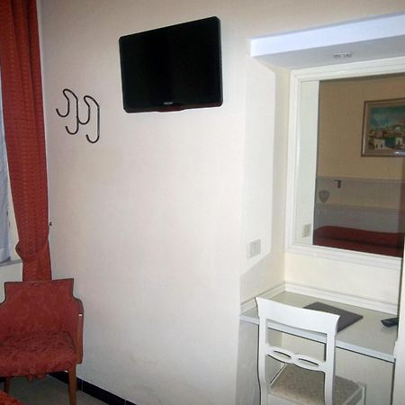 Hotel Lo Squalo Grottammare Cameră foto