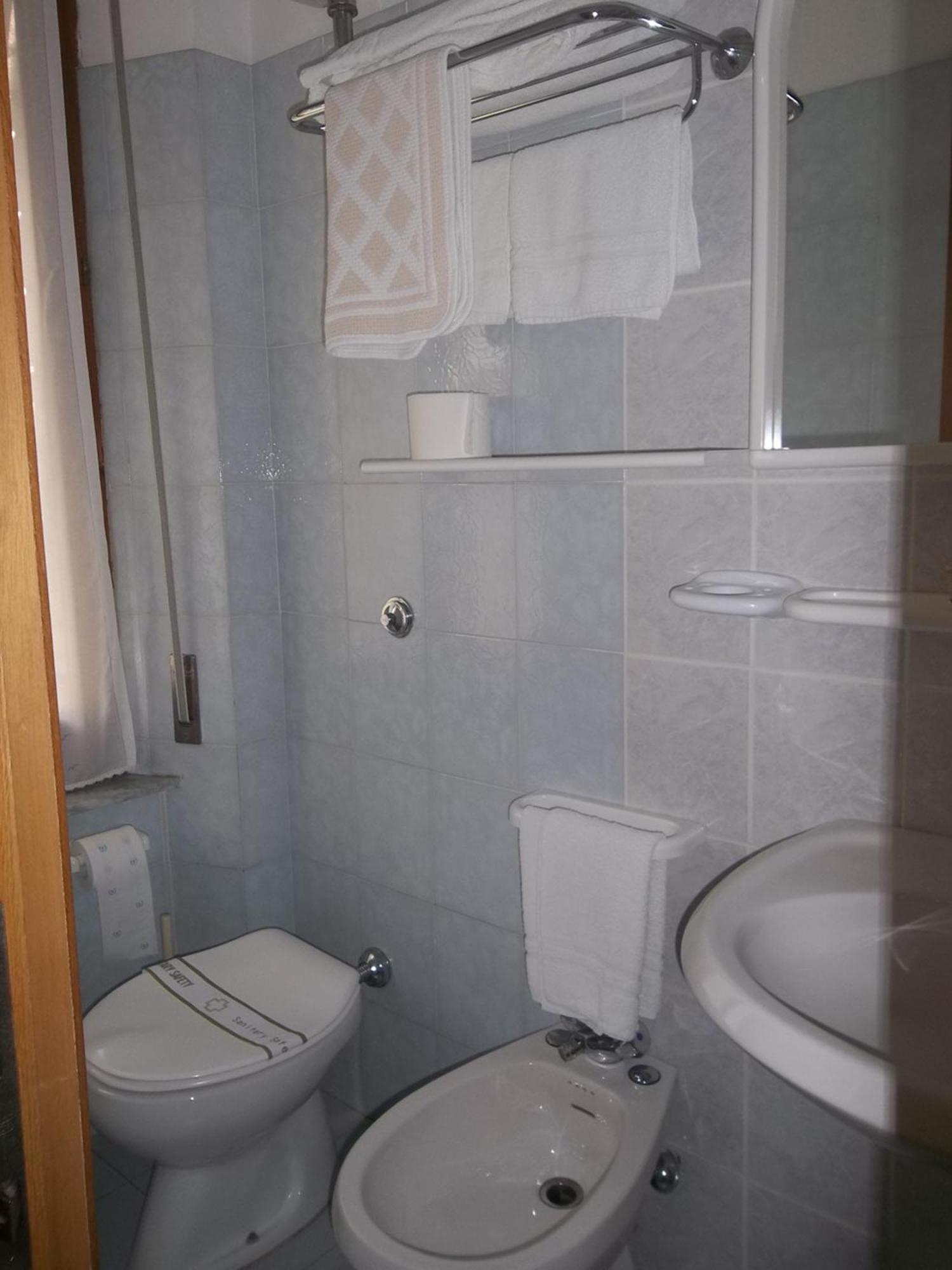 Hotel Lo Squalo Grottammare Cameră foto
