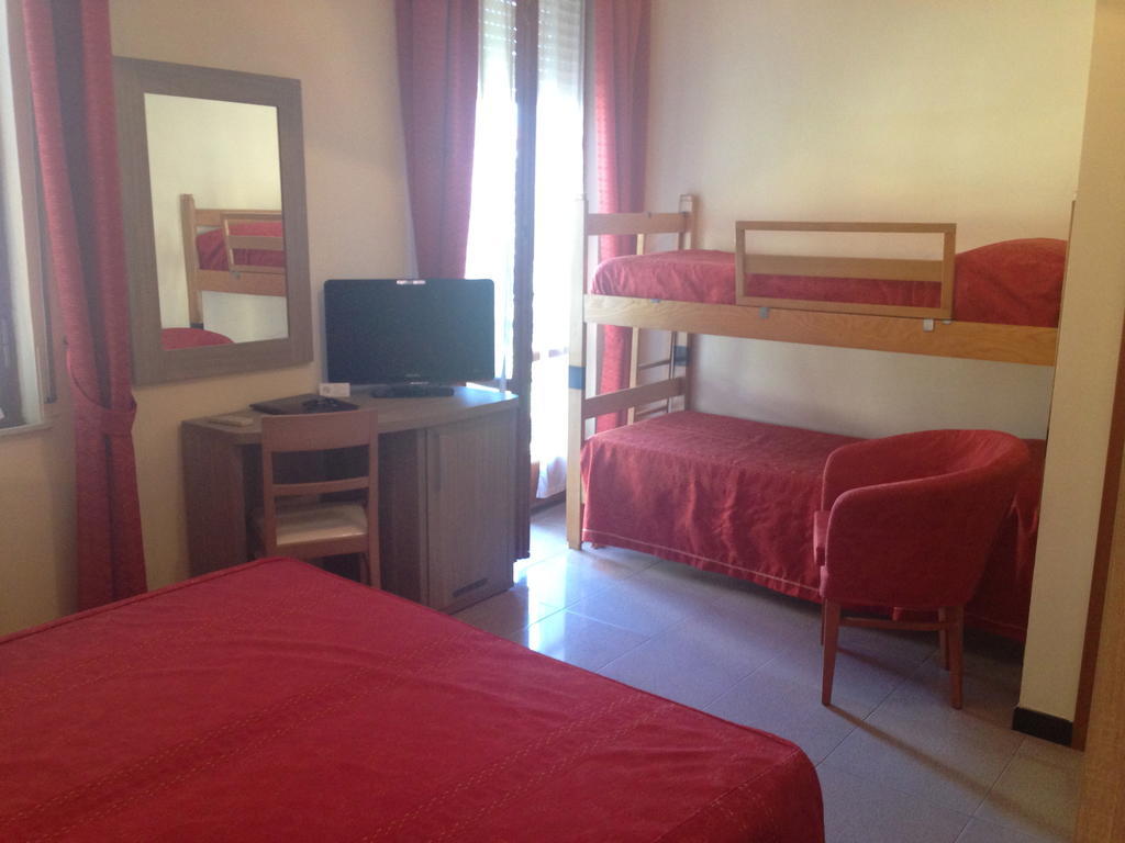 Hotel Lo Squalo Grottammare Cameră foto