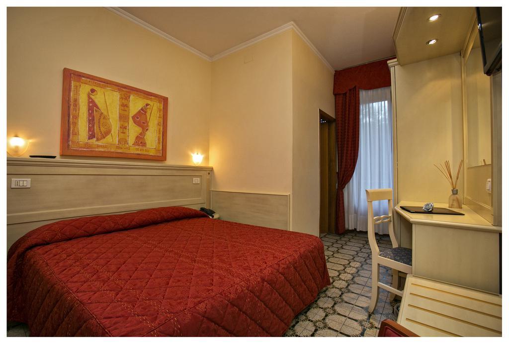 Hotel Lo Squalo Grottammare Cameră foto